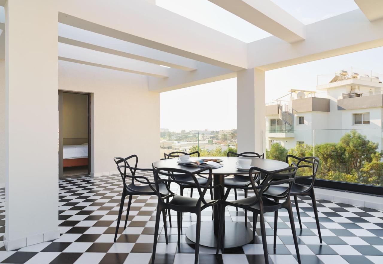 Liv The City Suites Adults Only Larnaca Ngoại thất bức ảnh