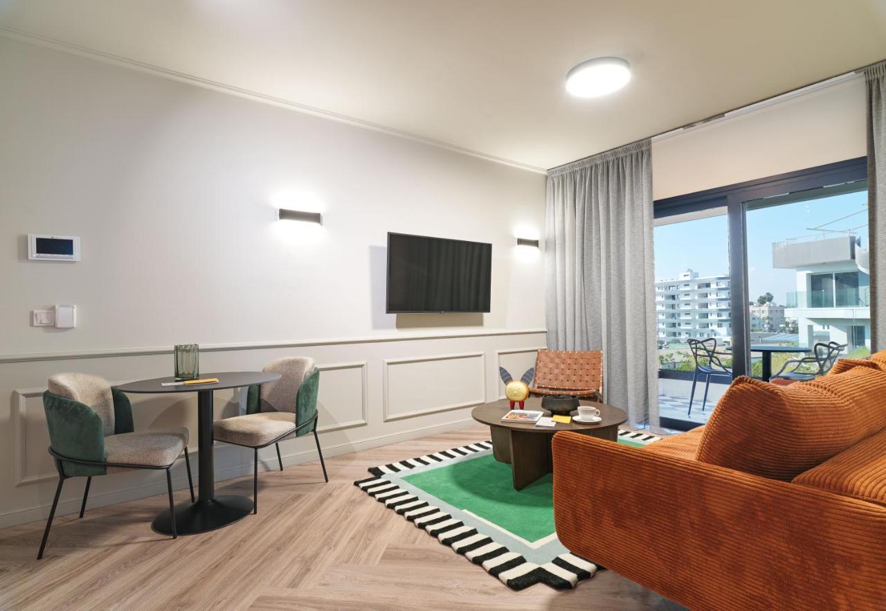 Liv The City Suites Adults Only Larnaca Ngoại thất bức ảnh