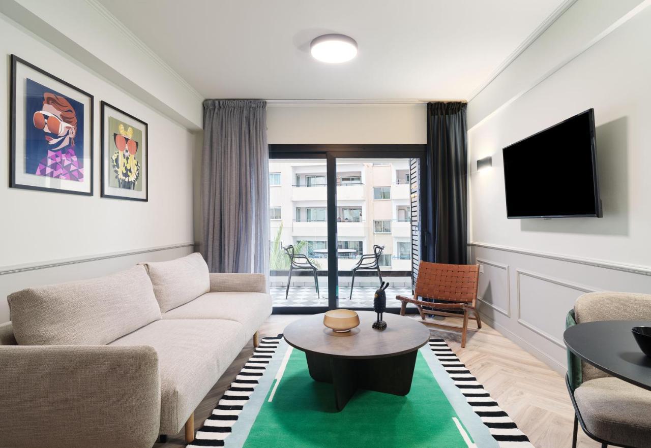 Liv The City Suites Adults Only Larnaca Ngoại thất bức ảnh