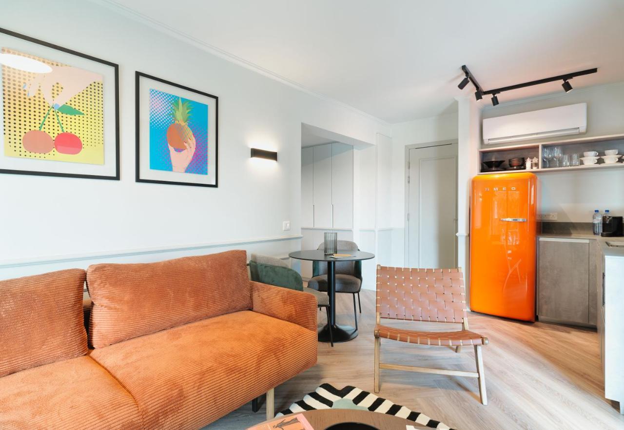 Liv The City Suites Adults Only Larnaca Ngoại thất bức ảnh