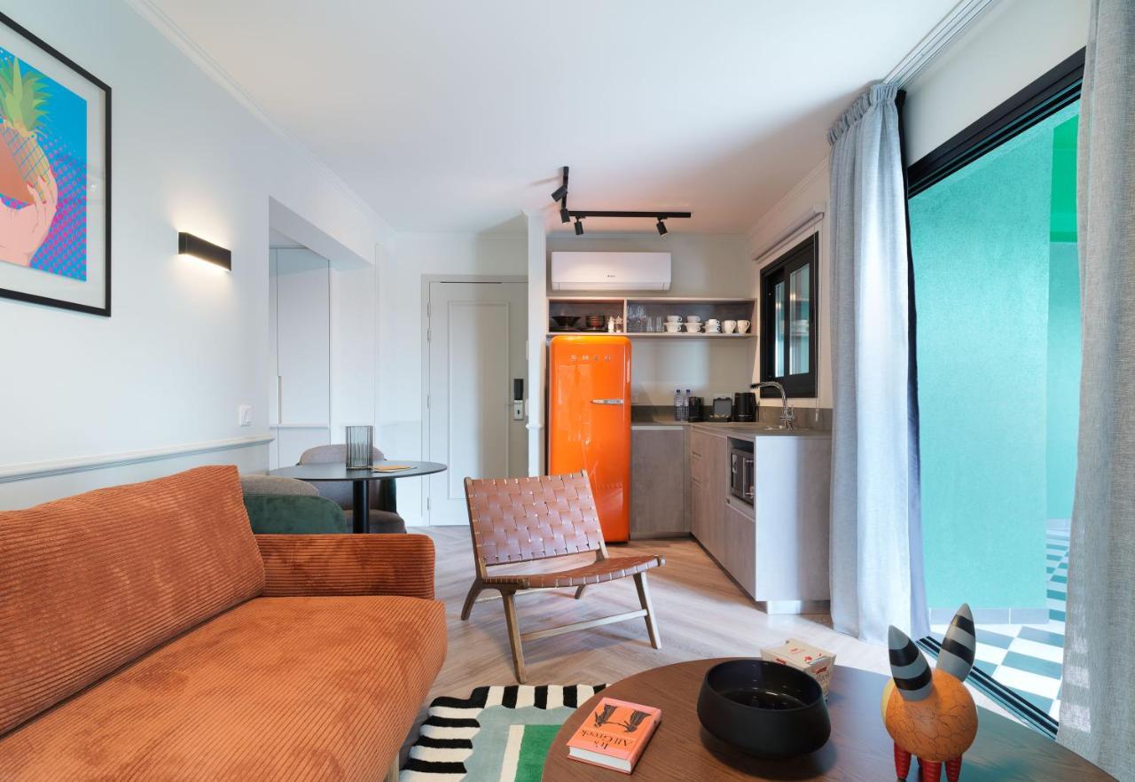 Liv The City Suites Adults Only Larnaca Ngoại thất bức ảnh