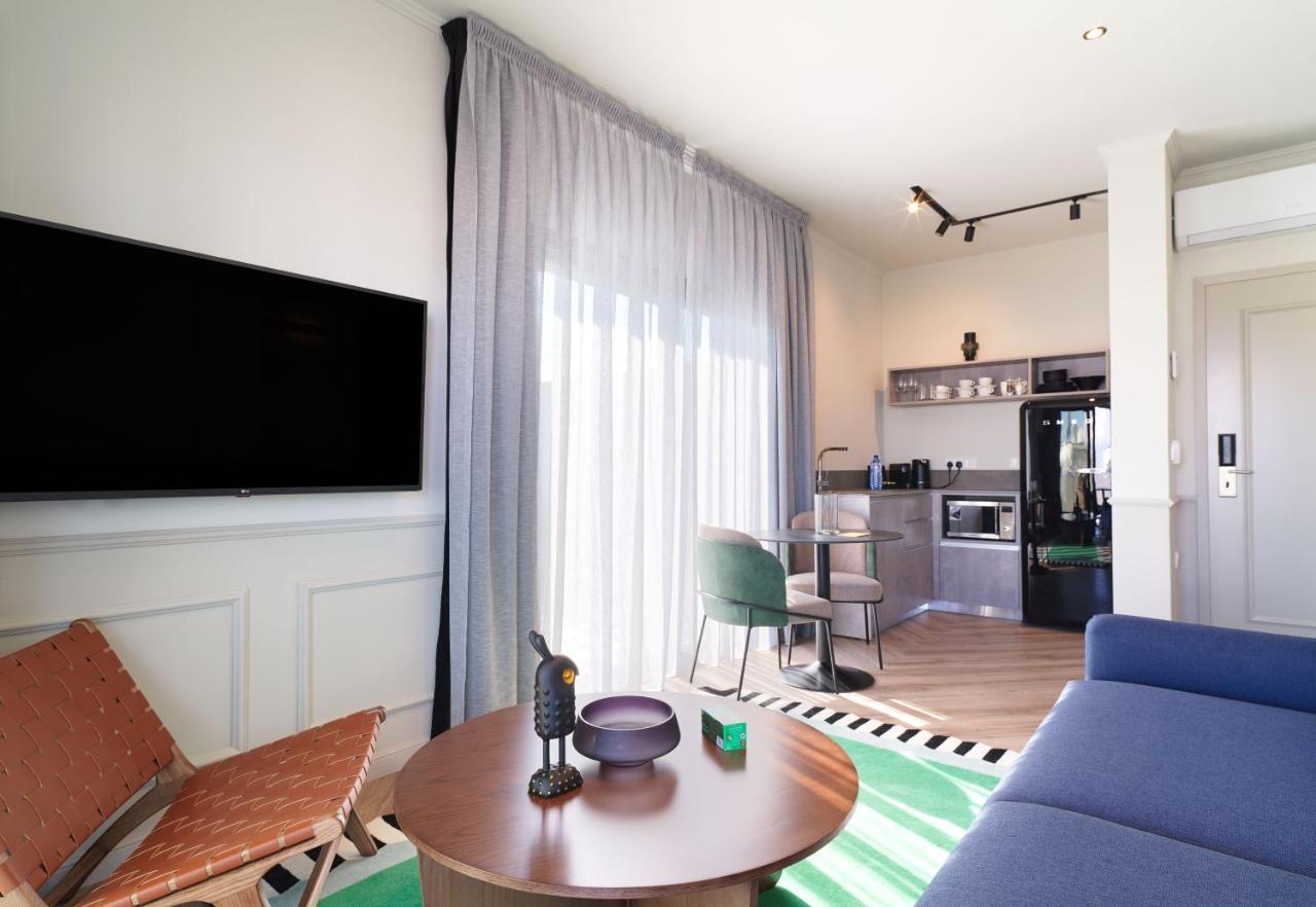 Liv The City Suites Adults Only Larnaca Ngoại thất bức ảnh