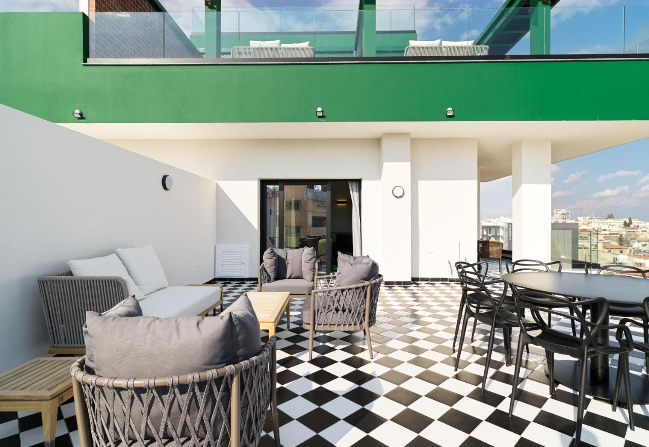 Liv The City Suites Adults Only Larnaca Ngoại thất bức ảnh