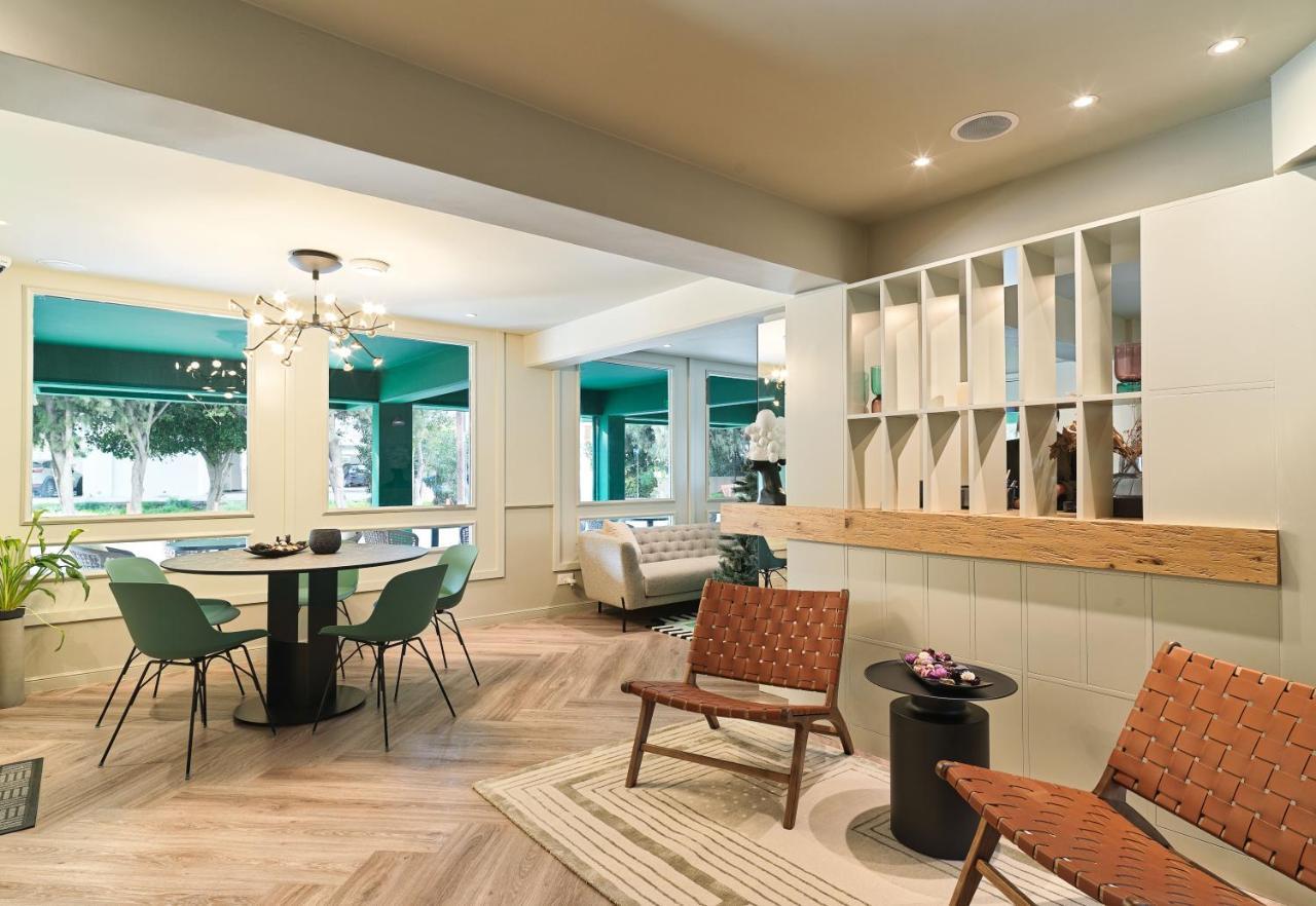 Liv The City Suites Adults Only Larnaca Ngoại thất bức ảnh