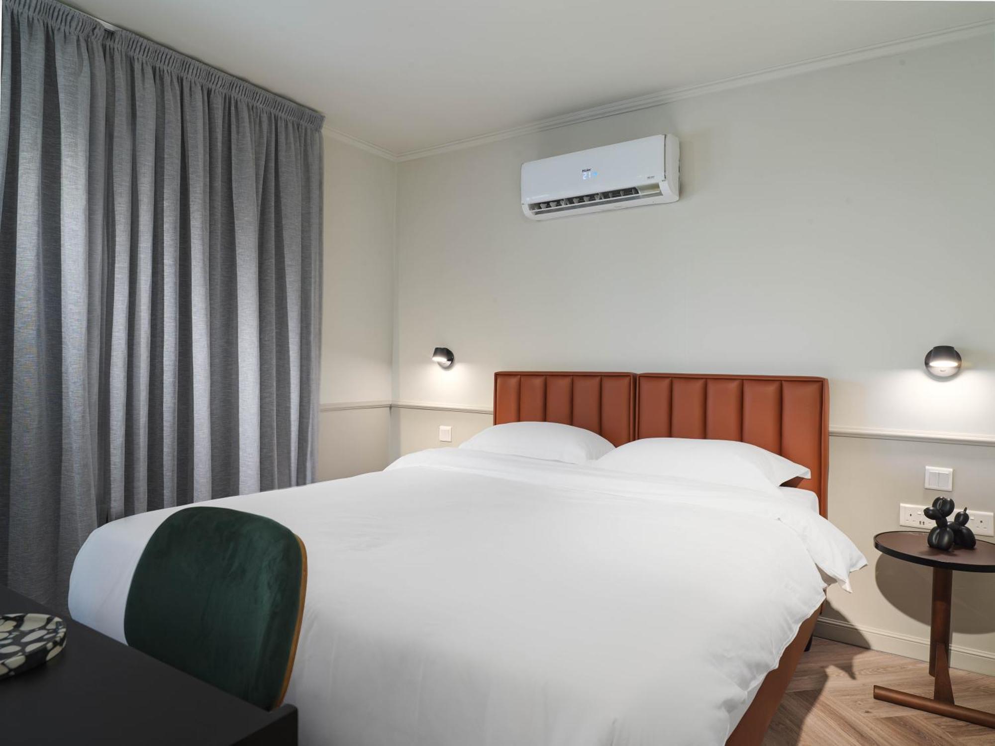 Liv The City Suites Adults Only Larnaca Ngoại thất bức ảnh