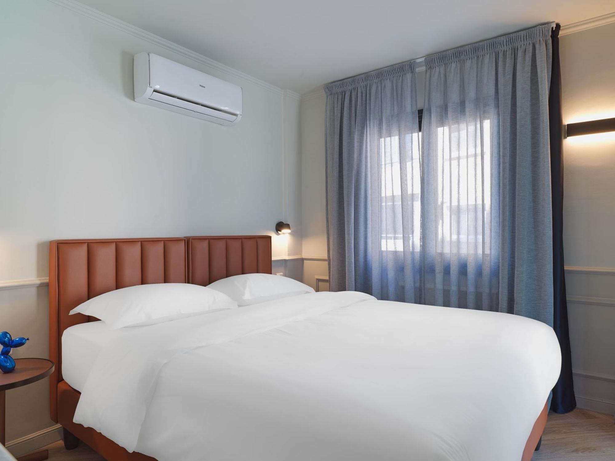 Liv The City Suites Adults Only Larnaca Ngoại thất bức ảnh