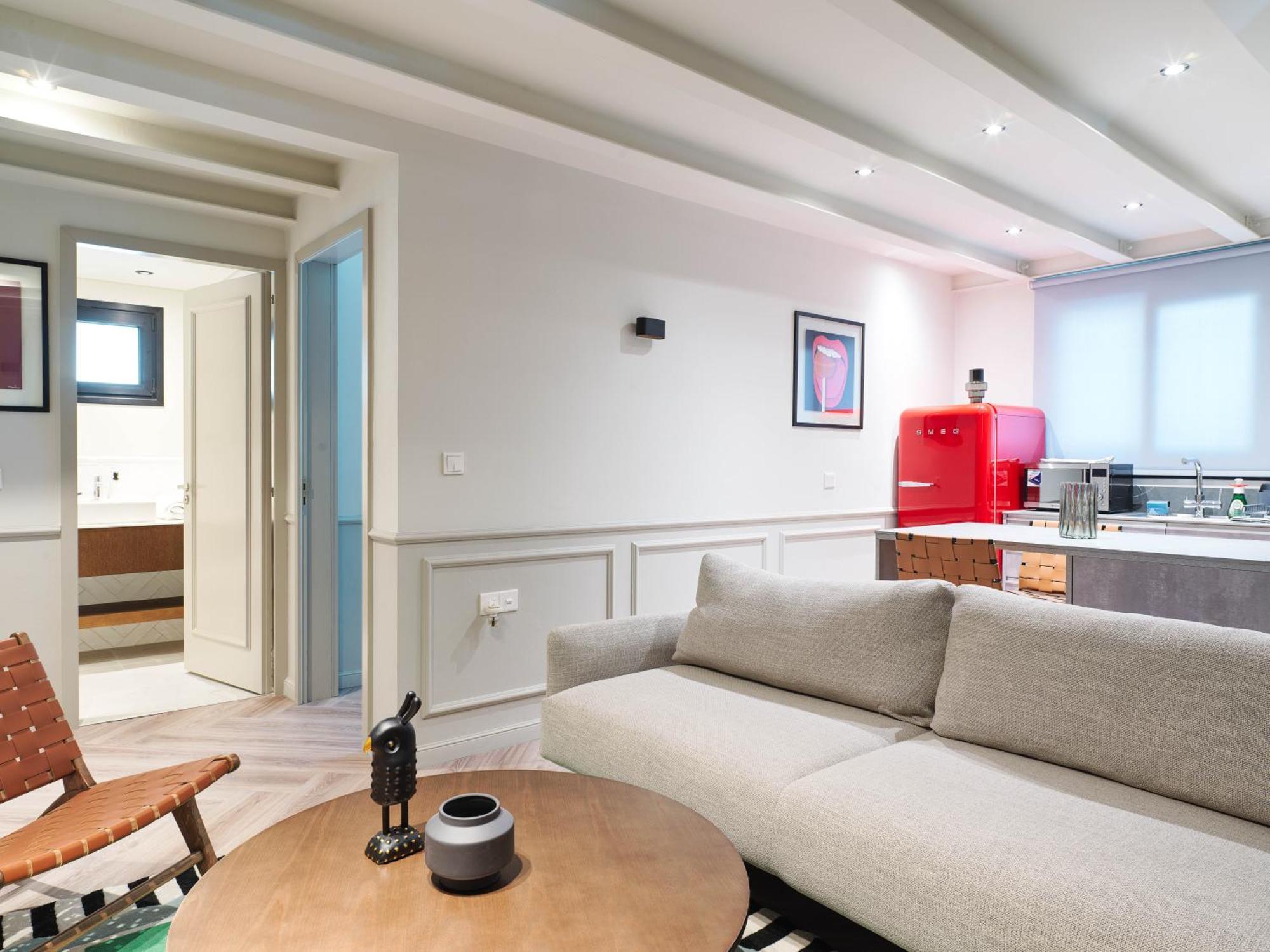 Liv The City Suites Adults Only Larnaca Ngoại thất bức ảnh