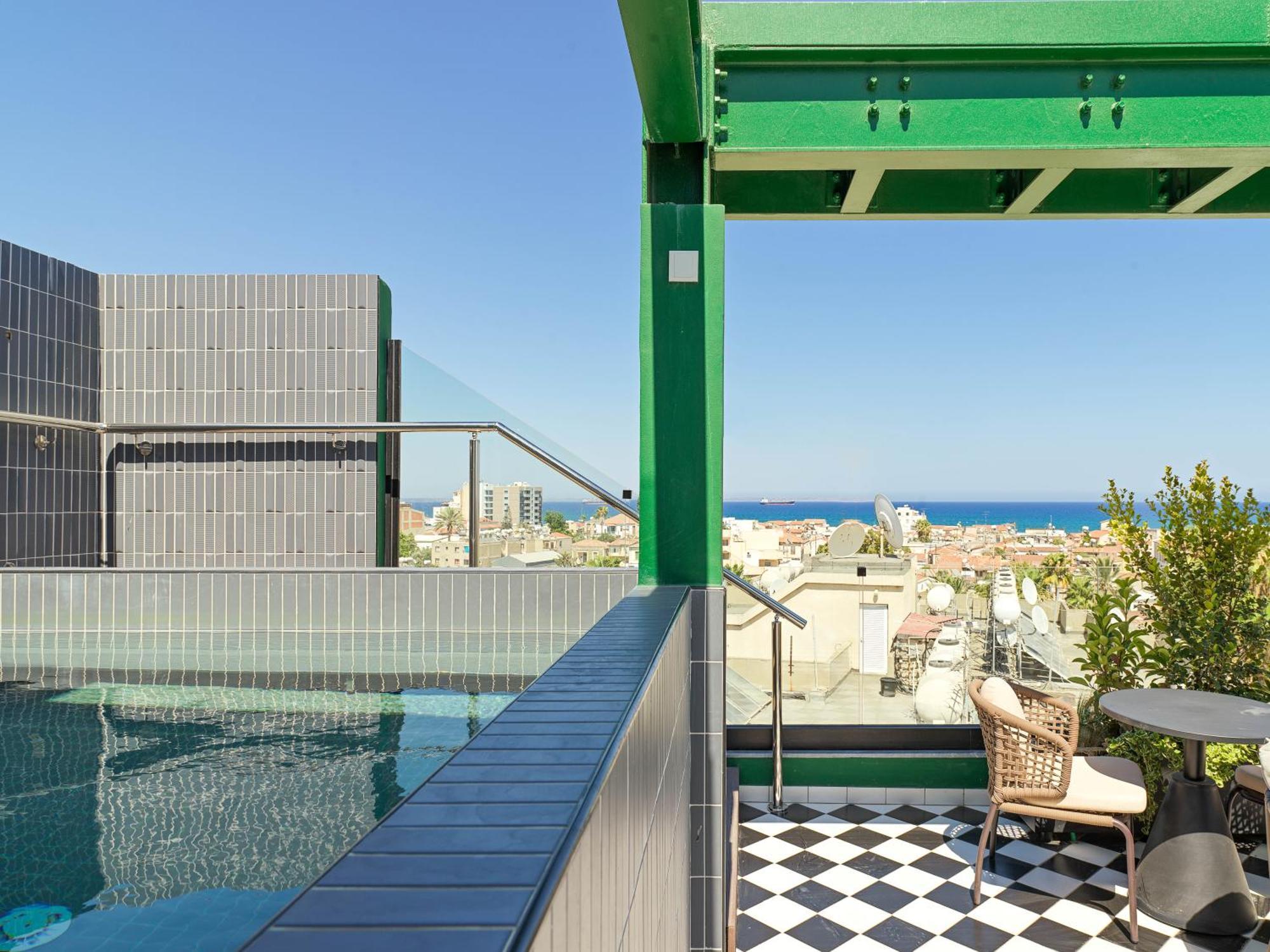 Liv The City Suites Adults Only Larnaca Ngoại thất bức ảnh