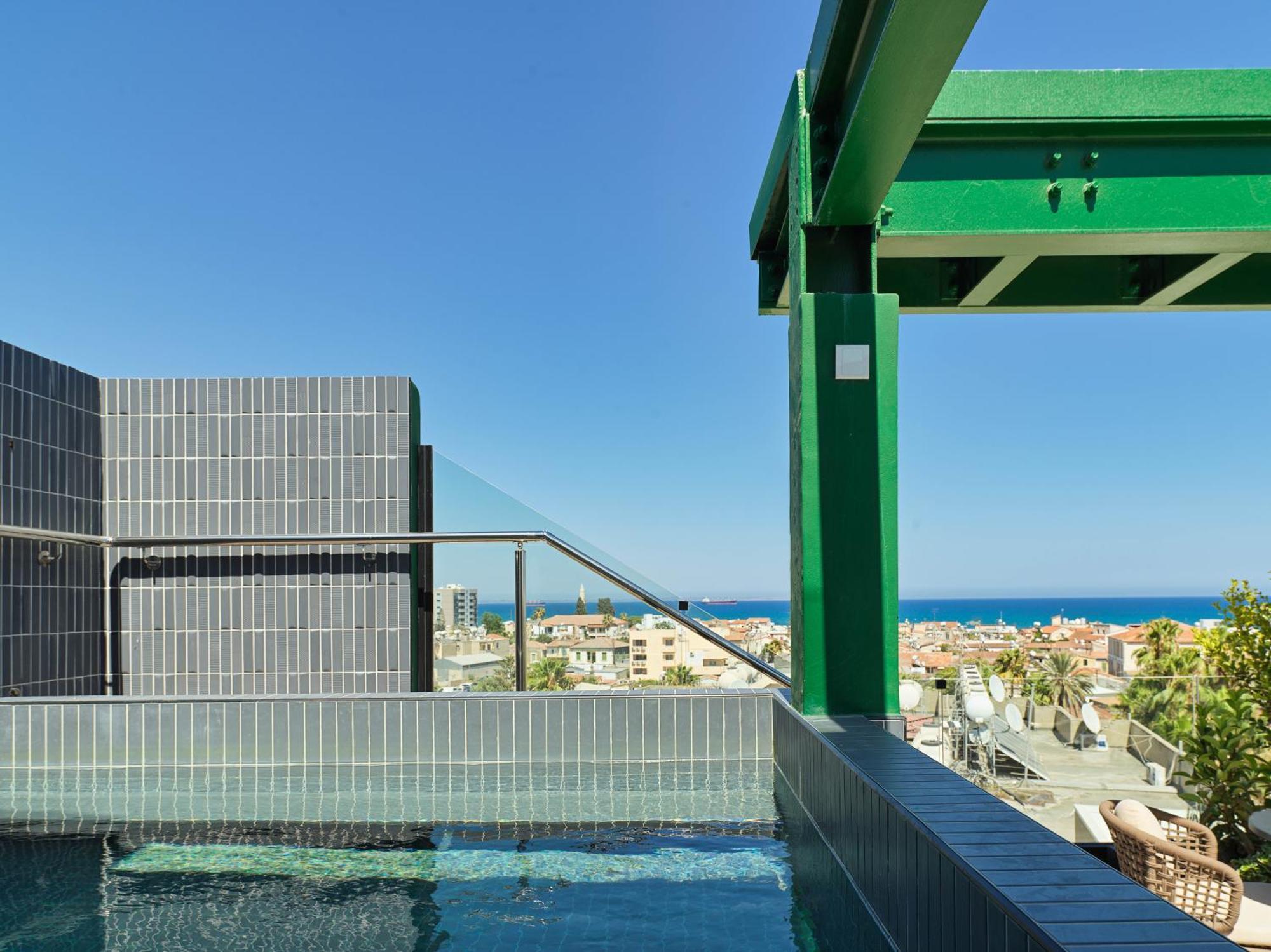 Liv The City Suites Adults Only Larnaca Ngoại thất bức ảnh